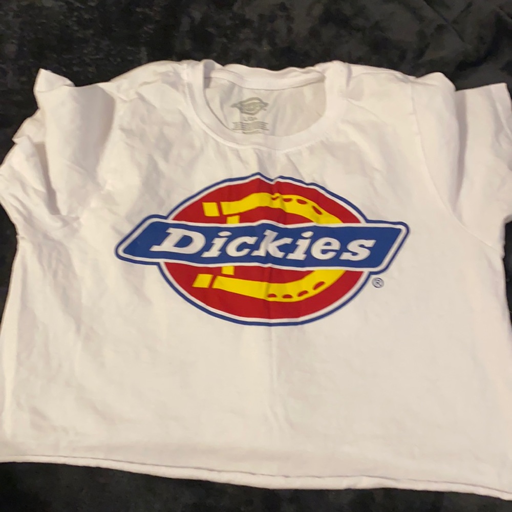 Crop tee graphic